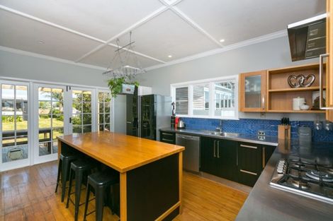 Photo of property in 421 Devon Street West, Lynmouth, New Plymouth, 4310