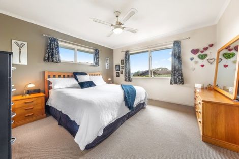 Photo of property in 13 Crescent Hills Court, Northpark, Auckland, 2013