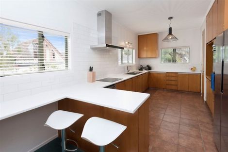 Photo of property in E/5 The Esplanade, Eastern Beach, Auckland, 2012