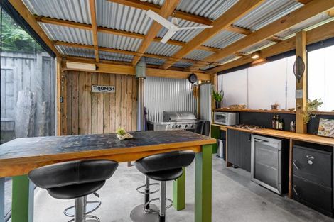 Photo of property in 35 Belt Road, Moturoa, New Plymouth, 4310