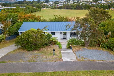 Photo of property in 17 Omapere Street, Whitby, Porirua, 5024