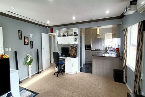 Photo of property in 1/63 Chartwell Avenue, Glenfield, Auckland, 0629