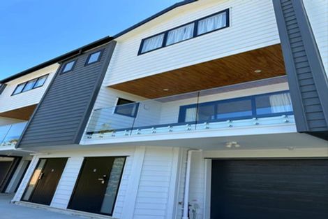 Photo of property in 113c Sycamore Drive, Sunnynook, Auckland, 0620