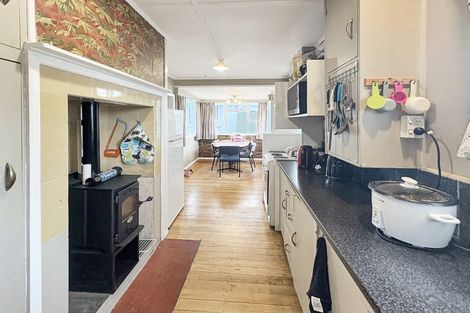 Photo of property in 12 Collett Street, Dannevirke, 4930