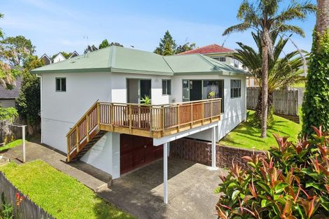 Photo of property in 17a Cherry Tree Place, Massey, Auckland, 0614