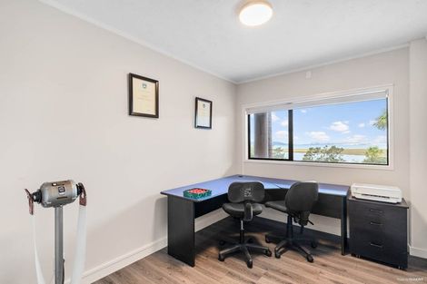 Photo of property in 51 Renoir Street, West Harbour, Auckland, 0618