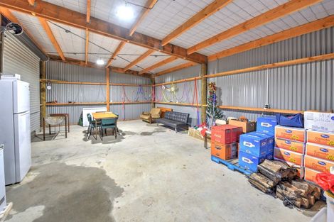 Photo of property in 2 Clifford Street, Clinton, 9534