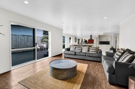 Photo of property in 24 Moulton Street, Moturoa, New Plymouth, 4310