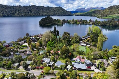 Photo of property in 33 Okareka Loop Road, Lake Okareka, Rotorua, 3076