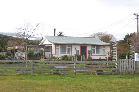 Photo of property in 2 Ranfurly Street, Runanga, 7803