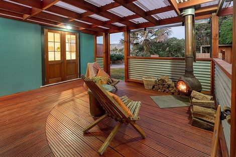 Photo of property in 22 Aperahama Street, Paekakariki, 5034