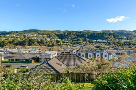 Photo of property in 40 Hinau Street, Tawa, Wellington, 5028