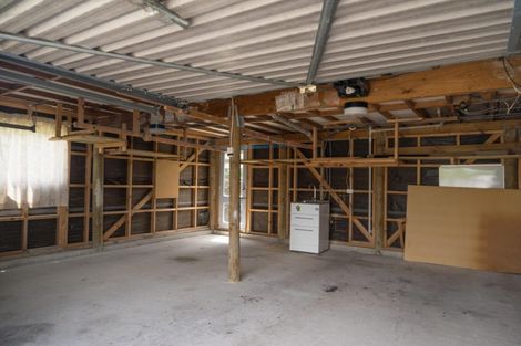 Photo of property in 11 Worthington Place, West Harbour, Auckland, 0618