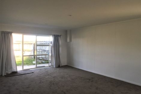 Photo of property in 3/270 Wairau Road, Glenfield, Auckland, 0627