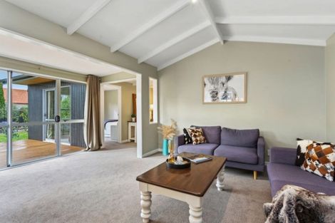 Photo of property in 4 Swindells Road, Waikuku Beach, 7473