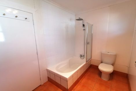 Photo of property in 2/31 Beaubank Road, Kelston, Auckland, 0602