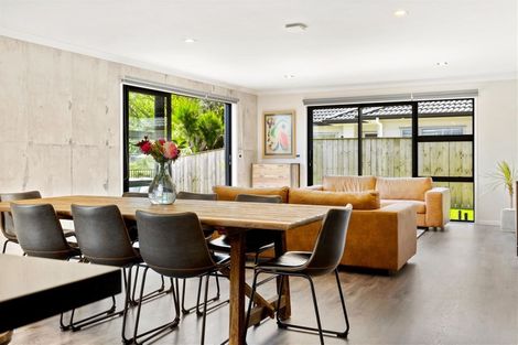 Photo of property in 8 Te Roera Place, Riverhead, 0820