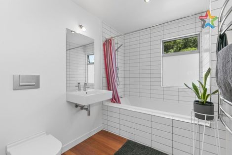 Photo of property in 2d Waitohu Road, York Bay, Lower Hutt, 5013