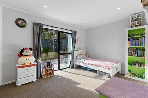 Photo of property in 14 Oldham Place, Browns Bay, Auckland, 0630