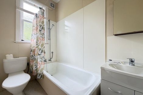 Photo of property in 37 Connaught Terrace, Brooklyn, Wellington, 6021