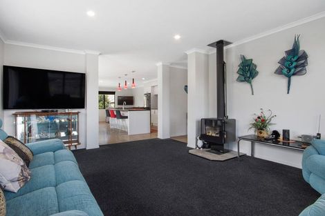 Photo of property in 6 Maniaroa Drive, Katikati, 3129