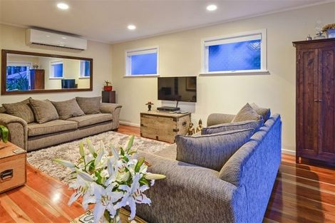 Photo of property in 15 Waiake Street, Torbay, Auckland, 0630