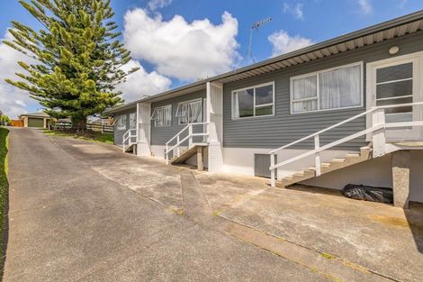 Photo of property in 21 Kamara Road, Glen Eden, Auckland, 0602