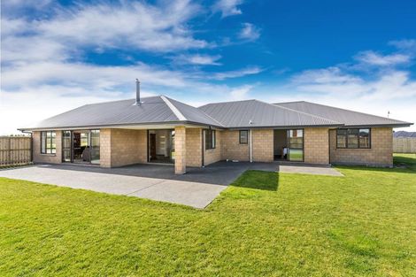 Photo of property in 18 Silver Peaks Drive, West Melton, 7618