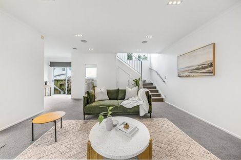 Photo of property in 16 Prestige Place, Castor Bay, Auckland, 0620