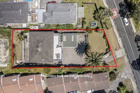 Photo of property in 26 Glencoe Road, Browns Bay, Auckland, 0630