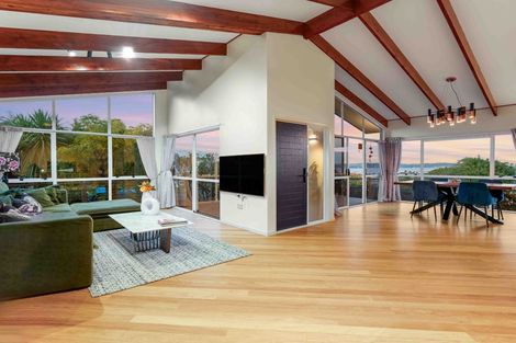 Photo of property in 19 Westpark Drive, West Harbour, Auckland, 0618