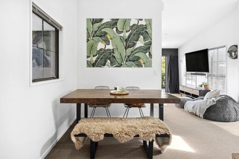 Photo of property in 13 Trevathan Lane, Wanaka, 9305