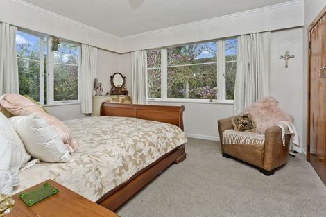 Photo of property in 545 Glenfield Road, Glenfield, Auckland, 0629