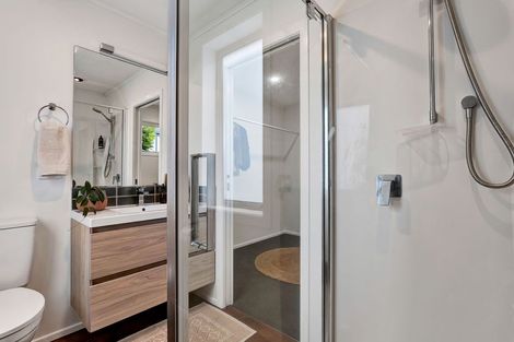 Photo of property in 3 Del Mar Place, Merrilands, New Plymouth, 4312