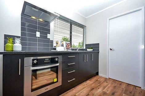 Photo of property in 2/26 Estuary Road, Weymouth, Auckland, 2103