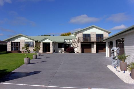Photo of property in 544 Manutahi Road, Lepperton, New Plymouth, 4373