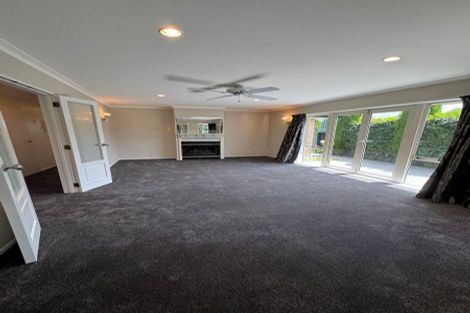 Photo of property in 2/281 Memorial Avenue, Burnside, Christchurch, 8053