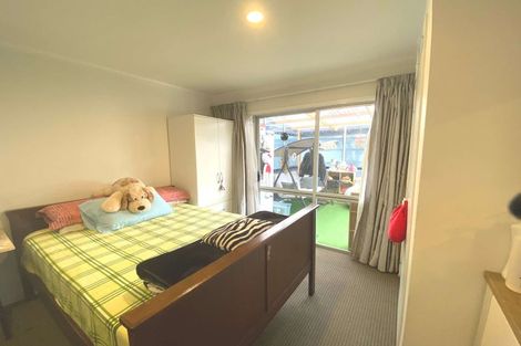 Photo of property in 2/24 Newington Road, Henderson, Auckland, 0612