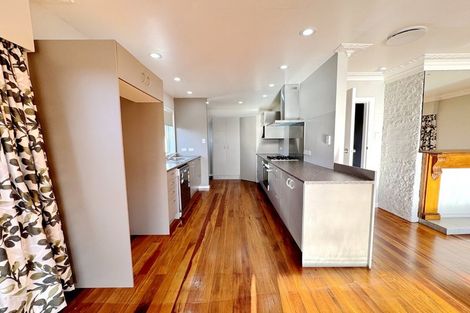 Photo of property in 101 Sunnyside Road, Sunnyvale, Auckland, 0612