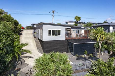 Photo of property in 25 Manukau Road, Raglan, 3225