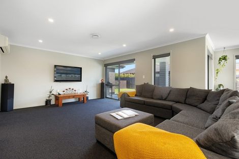 Photo of property in 16 Drabble Crescent, Papamoa Beach, Papamoa, 3118