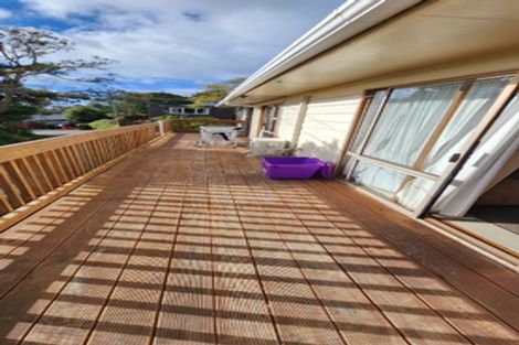 Photo of property in 15 Ellice Road, Totara Vale, Auckland, 0629