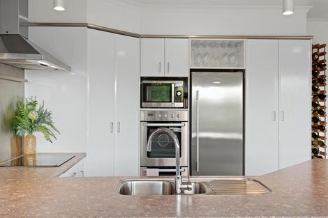 Photo of property in 28 Tuscany Place, Ohauiti, Tauranga, 3112