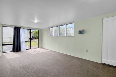 Photo of property in 5 Simpson Road, Ranui, Auckland, 0612