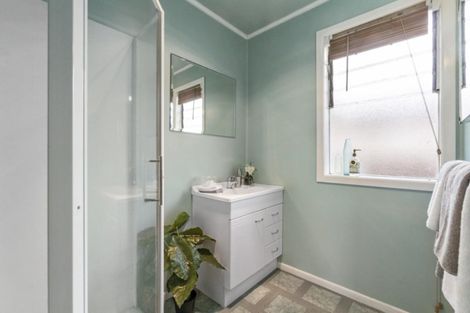 Photo of property in 77 Tirimoana Road, Te Atatu South, Auckland, 0602