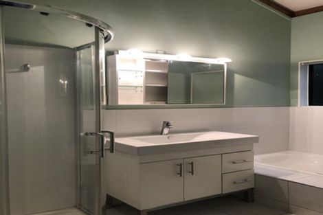 Photo of property in 949 East Coast Road, Torbay, Auckland, 0630