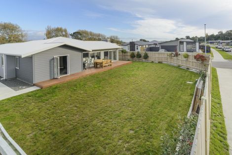 Photo of property in 28 Serenity Crescent, Kelvin Grove, Palmerston North, 4414