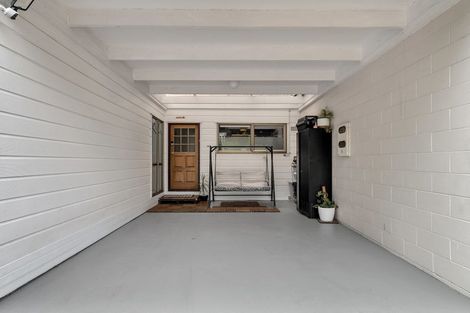 Photo of property in 100b Grand Vue Road, Kawaha Point, Rotorua, 3010