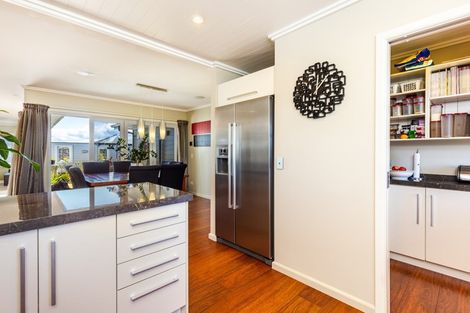 Photo of property in 2 Pukenamu Road, Rainbow Point, Taupo, 3330