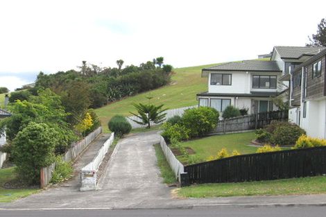 Photo of property in 14 Van Dyke Place, West Harbour, Auckland, 0618
